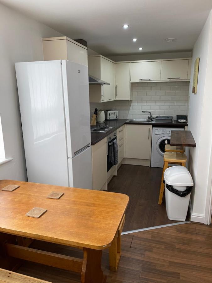 Apartment Modern, Quiet, Sleeps 10, Anfield, Tourists,